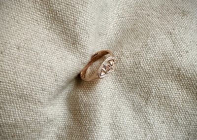 bague en or rouge et diamants rosecut