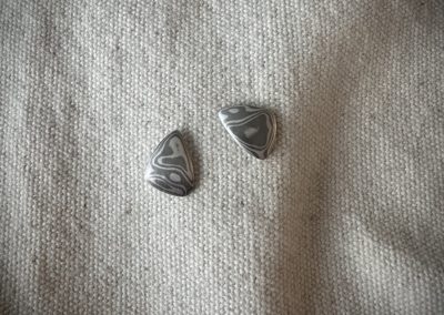 Pétales d'oreilles en mokume gane argent-palladium