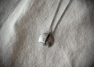 pendentif mokume gane argent-palladium, or blanc et diamant